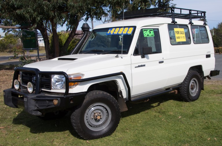 Toyota Troop Carrier 2011 01 -1919